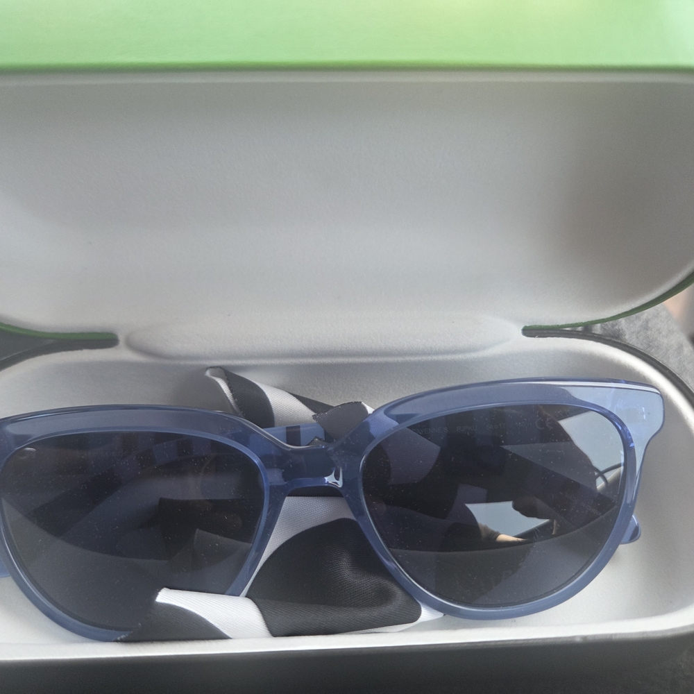 Stylish Blue Sunglasses